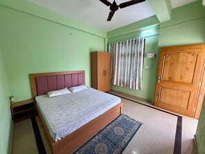 1 bedroom, iron/ironing board, bed sheets