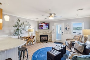 TV, fireplace