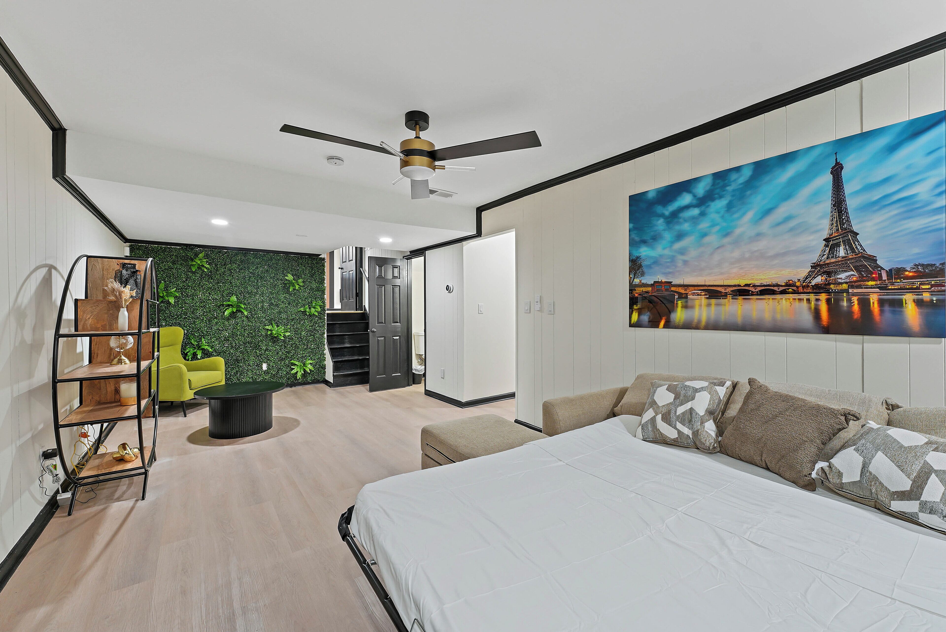 4 bedrooms, iron/ironing board, free WiFi, bed sheets