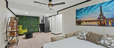 4 bedrooms, iron/ironing board, free WiFi, bed sheets