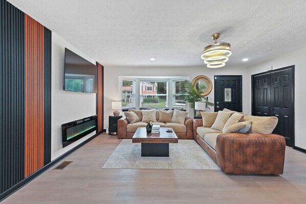 Smart TV y chimenea