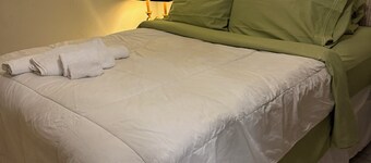 Charming studio in beautiful Orlando with AC