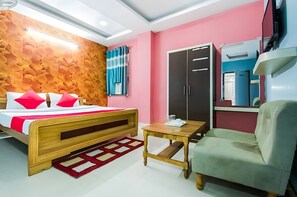 Deluxe Double Room | Free WiFi - HOTEL PRADHAN INN (Siwan)