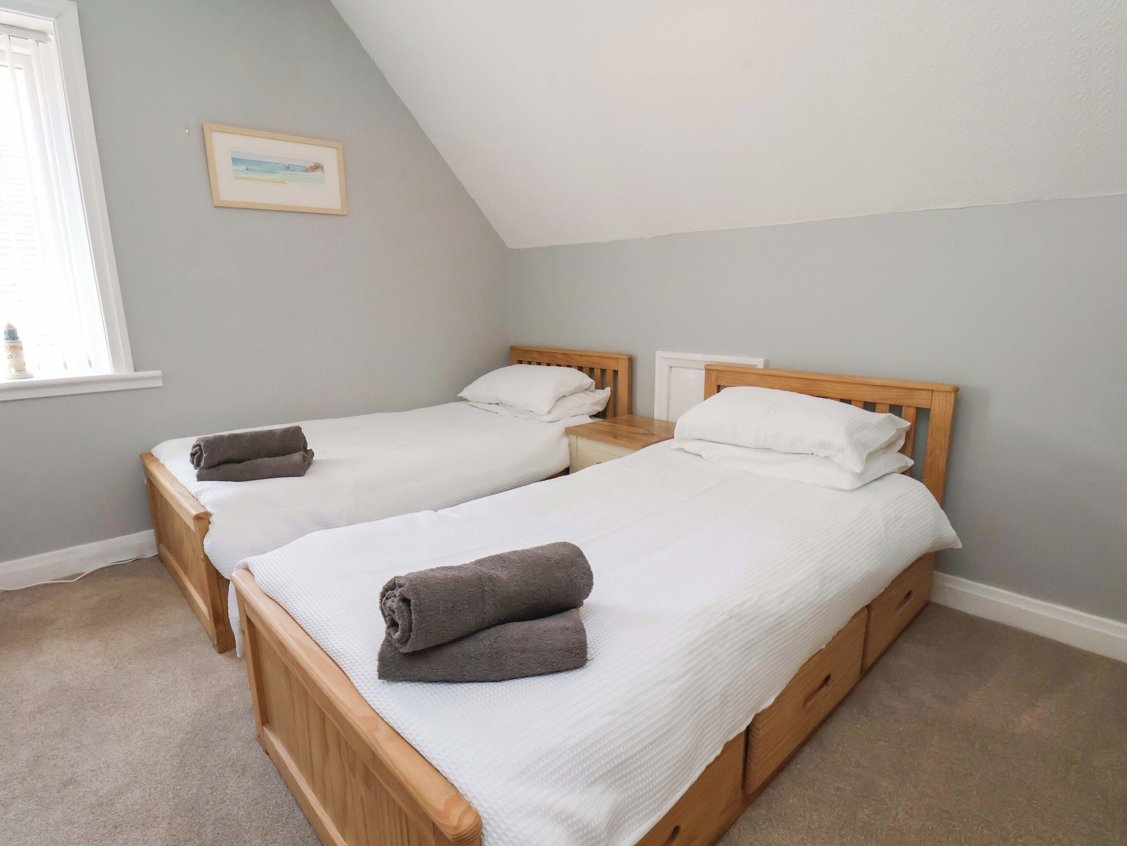 4 makuuhuonetta, yksilöllisesti sisustettu, yksilöllisesti kalustettu