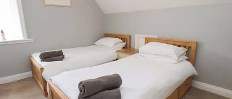 4 bedrooms, individually decorated, individually furnished, free WiFi