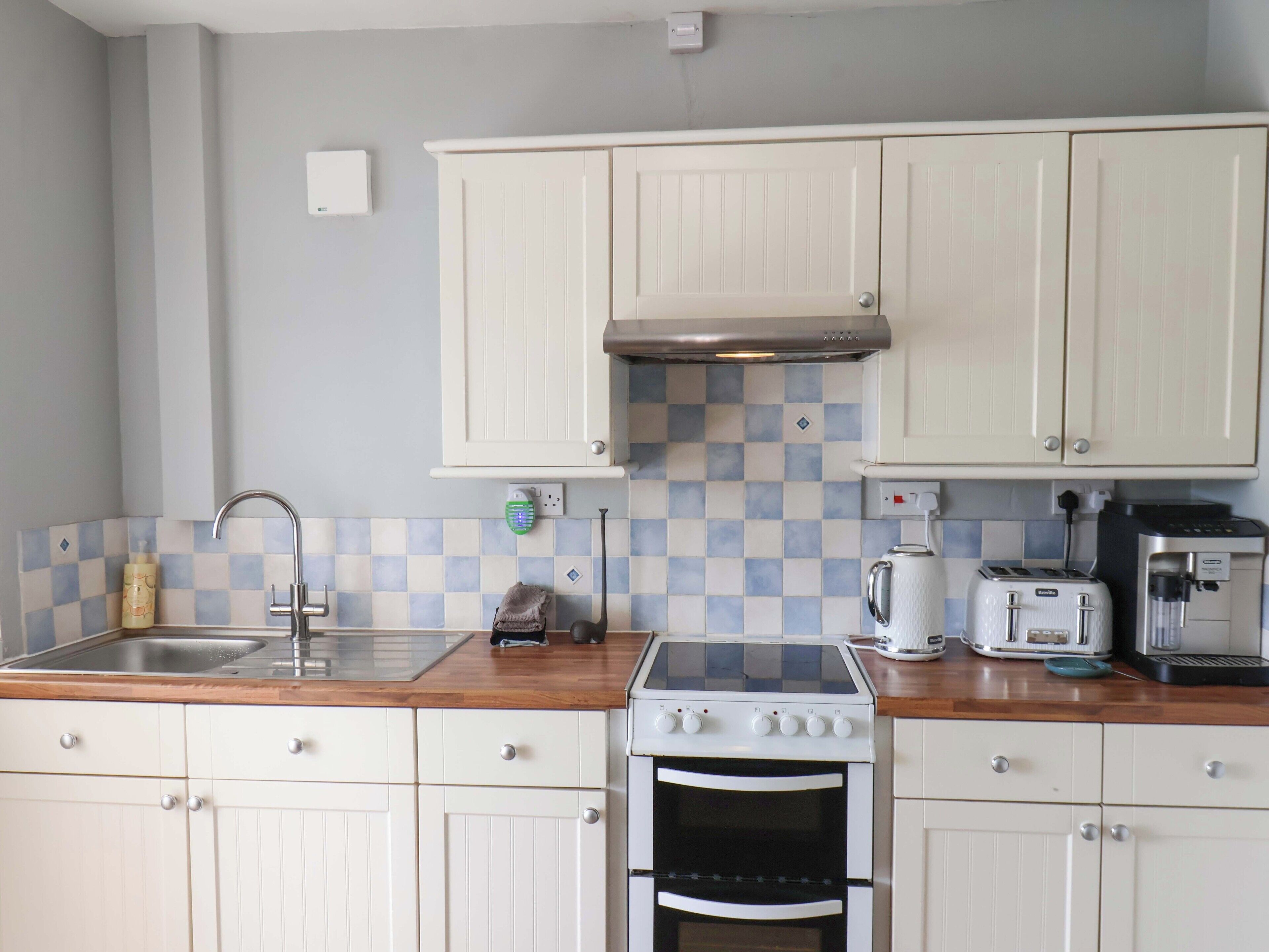 Batterie de cuisine, vaisselle et ustensiles