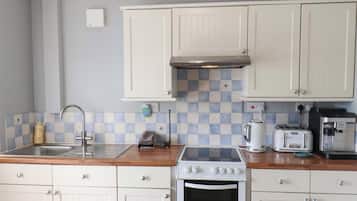 Batterie de cuisine, vaisselle et ustensiles