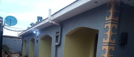 Studio Comfort, pemandangan halaman | Teras/patio