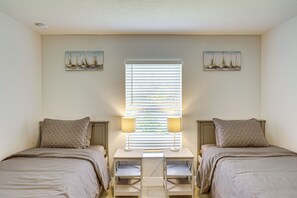 4 bedrooms, desk, iron/ironing board, Internet - Private Pool & Fire Pit: Home in West Palm Beach! (West Palm Beach)