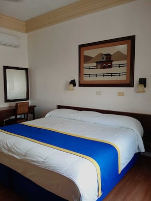 Deluxe Room | Desk, laptop workspace, free WiFi