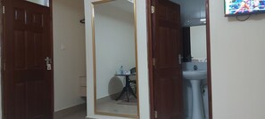 Deluxe Single Room, City View | Free WiFi, bed sheets