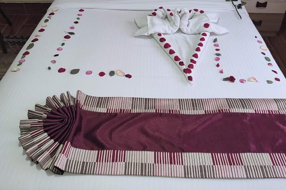 Free WiFi, bed sheets