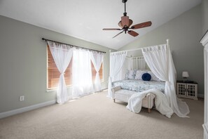 6 bedrooms, iron/ironing board, WiFi, bed sheets - Spacious Luxury modern home (Dublin)