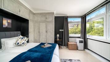 Iron/ironing board, travel cot, WiFi, bed sheets