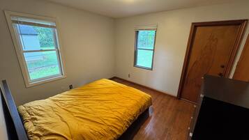 2 chambres, bureau, fer et planche à repasser, Wi-Fi gratuit