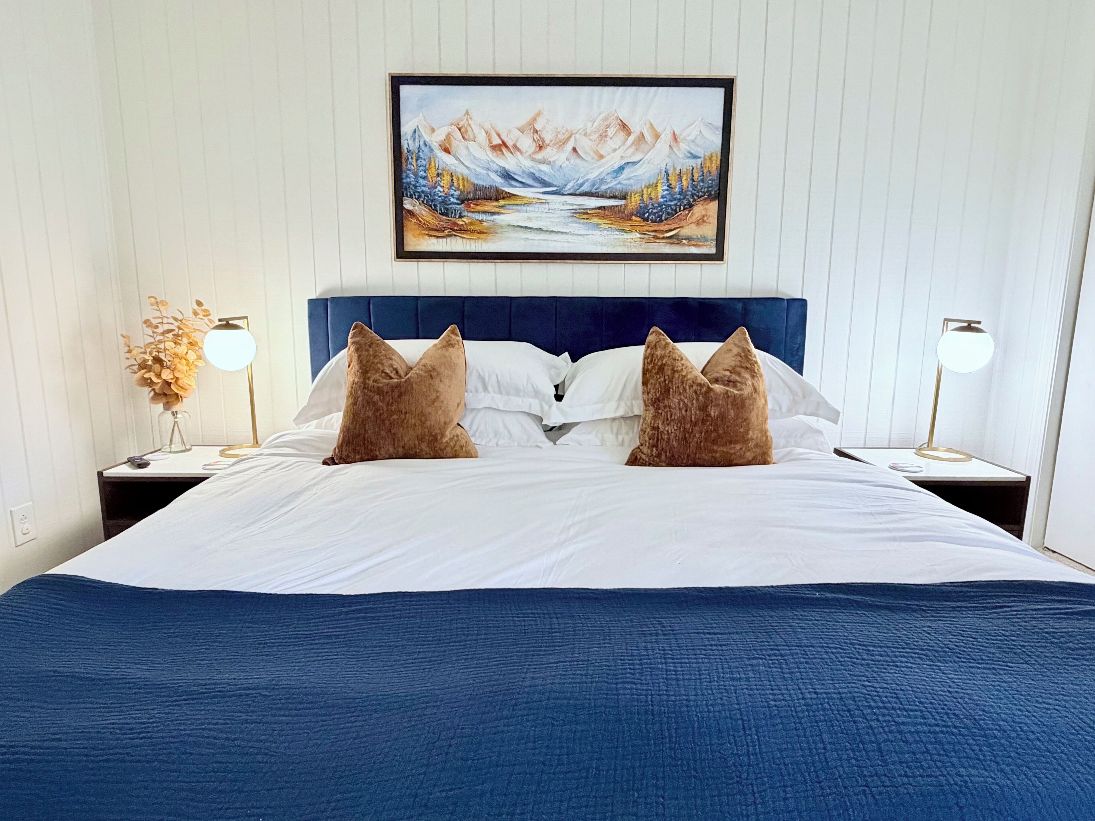 4 bedrooms, iron/ironing board, travel crib, WiFi (free)