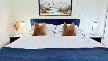 4 bedrooms, iron/ironing board, travel crib, WiFi (free)
