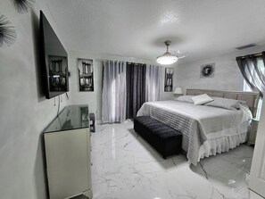 6 bedrooms, iron/ironing board, WiFi, bed sheets