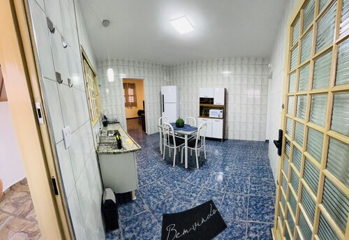 Casa Ampla no Jardim Paraíso prox. UNESP