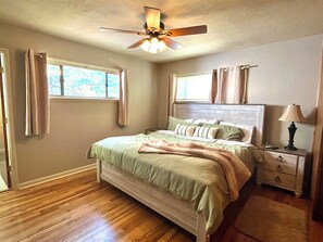 3 chambres, fer et planche à repasser, Wi-Fi, draps fournis
