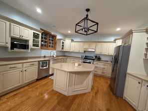Micro-ondas, fogão, cooktop, lava-louças