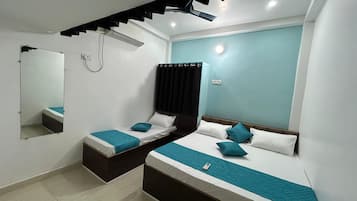 2 bedrooms, iron/ironing board, bed sheets