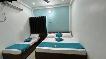 2 bedrooms, iron/ironing board, bed sheets