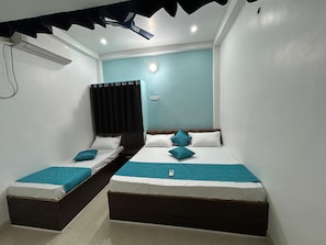 2 bedrooms, iron/ironing board, bed sheets