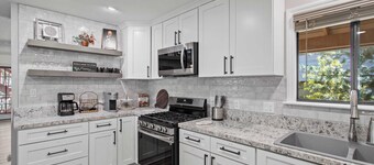 5bdr Stay w/ Fireplace, Game Room & Family-friendly Amenities Arrowhead Chalet by Avantstay