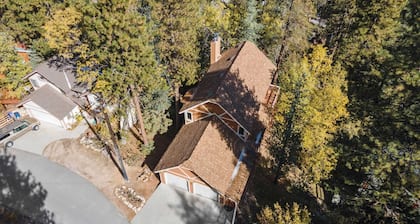 5bdr Stay w/ Fireplace, Game Room & Family-friendly Amenities Arrowhead Chalet by Avantstay