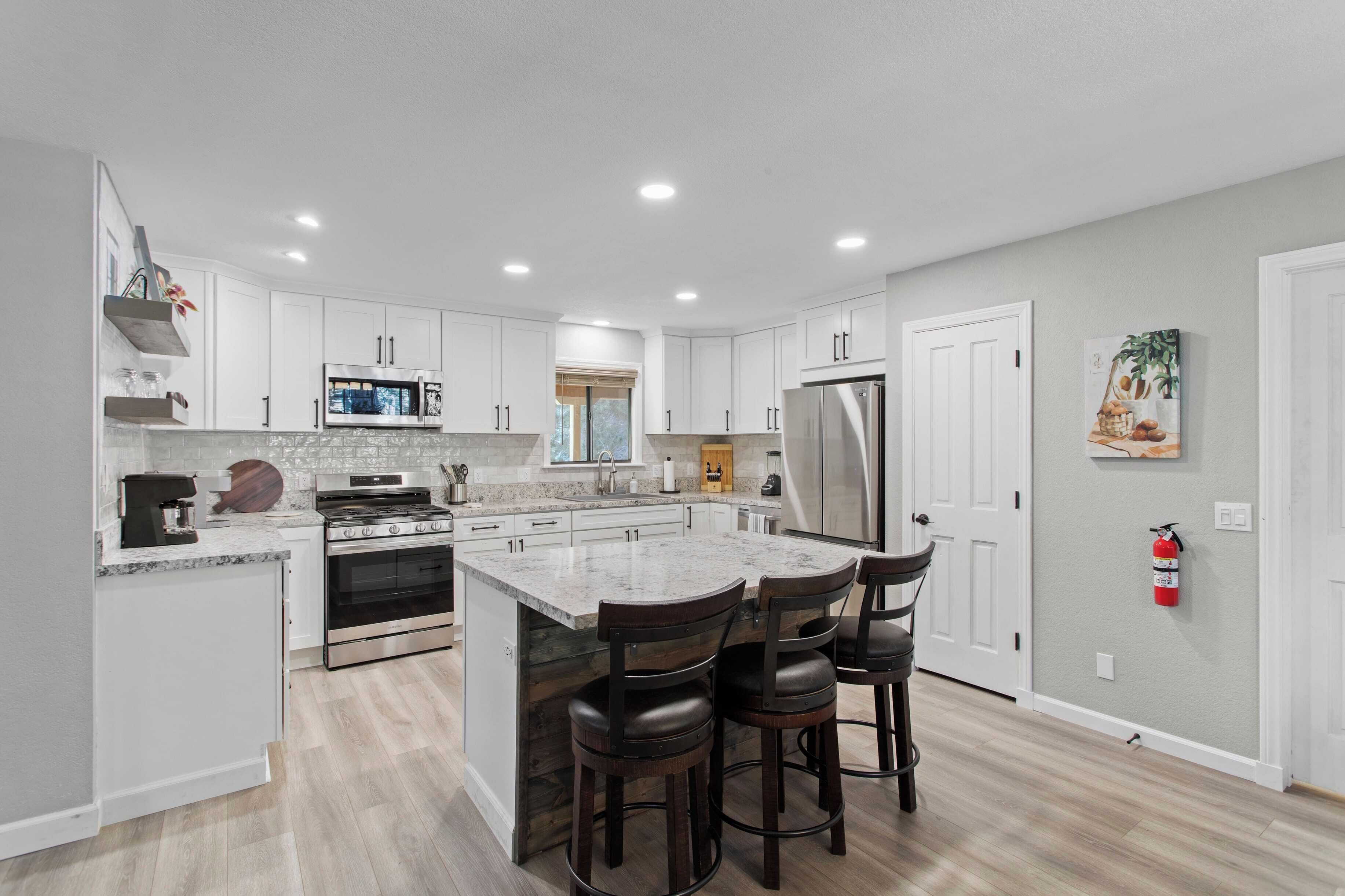 House (5 Bedrooms) | Interior