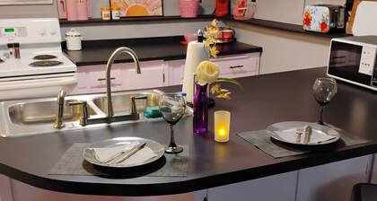 Adorable 2 bedroom apartment, with secure off street parking and onsite laundry.