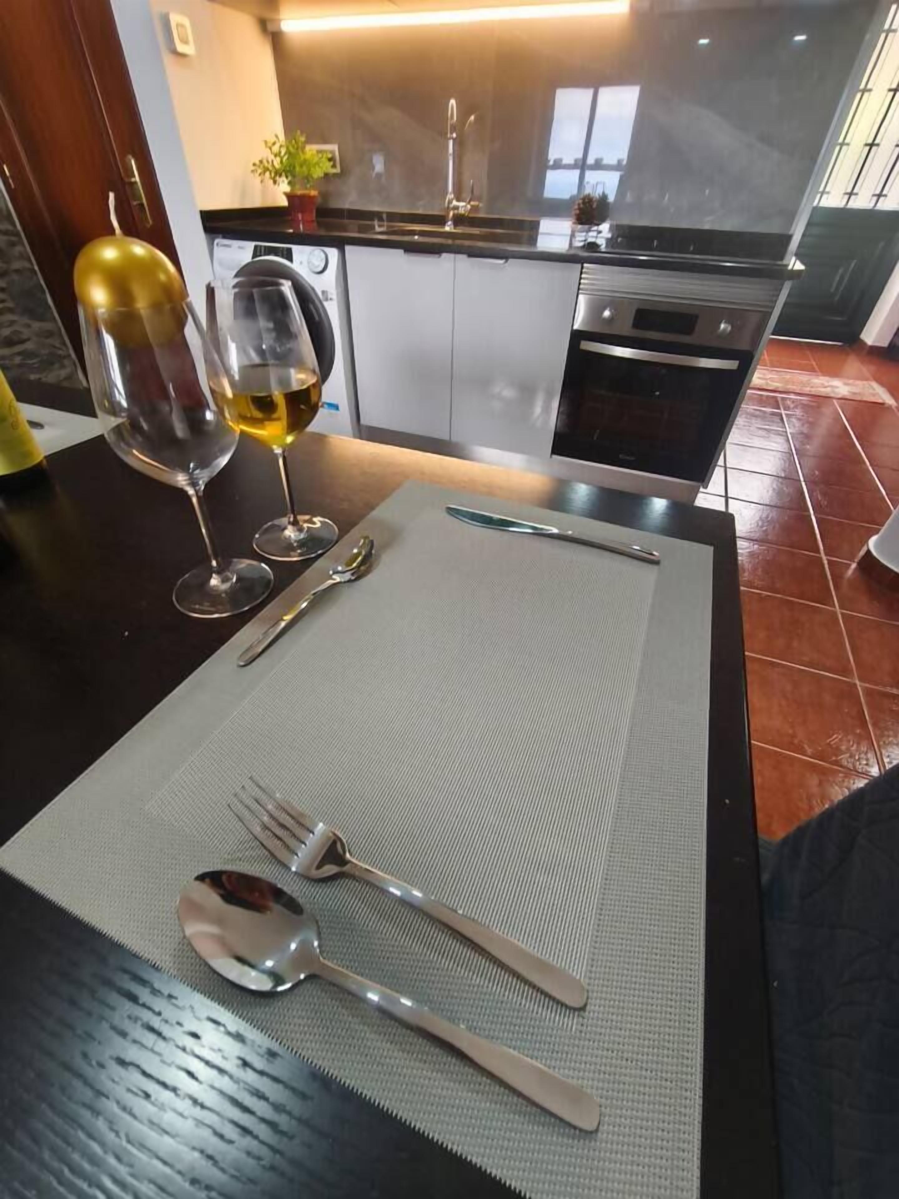 雪櫃、微波爐、焗爐、多士爐