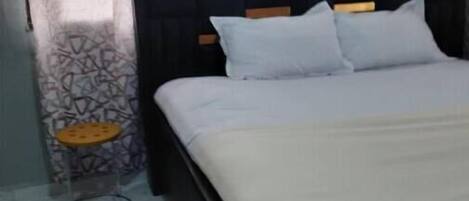 1 chambre, accĂšs Internet, draps fournis