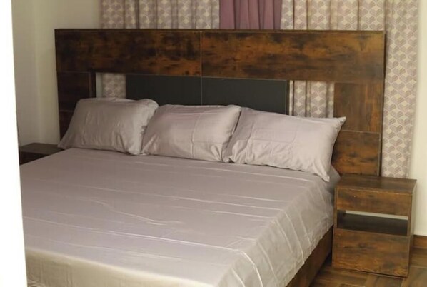 2 bedrooms, iron/ironing board, Internet, bed sheets