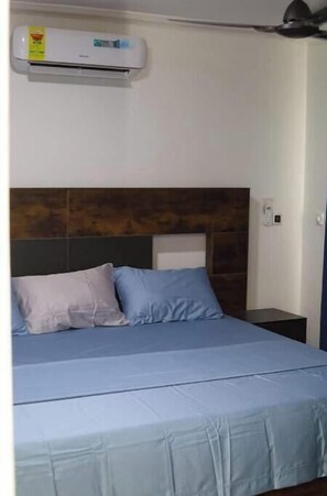 1 bedroom, internet, bed sheets