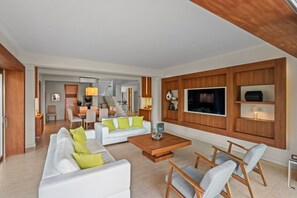 Télévision, espaces bureaux