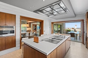 Fridge, microwave, dishwasher, toaster