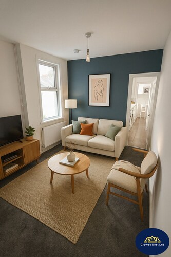 5-Bed, Wolverhampton | Modern Stay + Free Parking