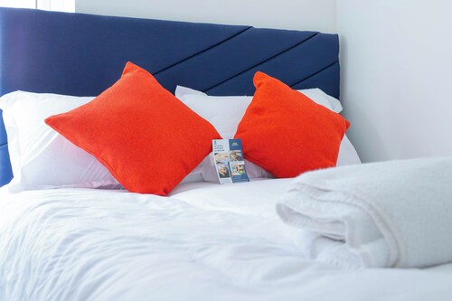 5BR House | Free Parking | Fast Wi-Fi | Sleeps 10