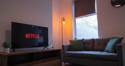 5BR House | Free Parking | Fast Wi-Fi | Sleeps 10