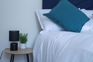 5 bedrooms, WiFi, bed sheets