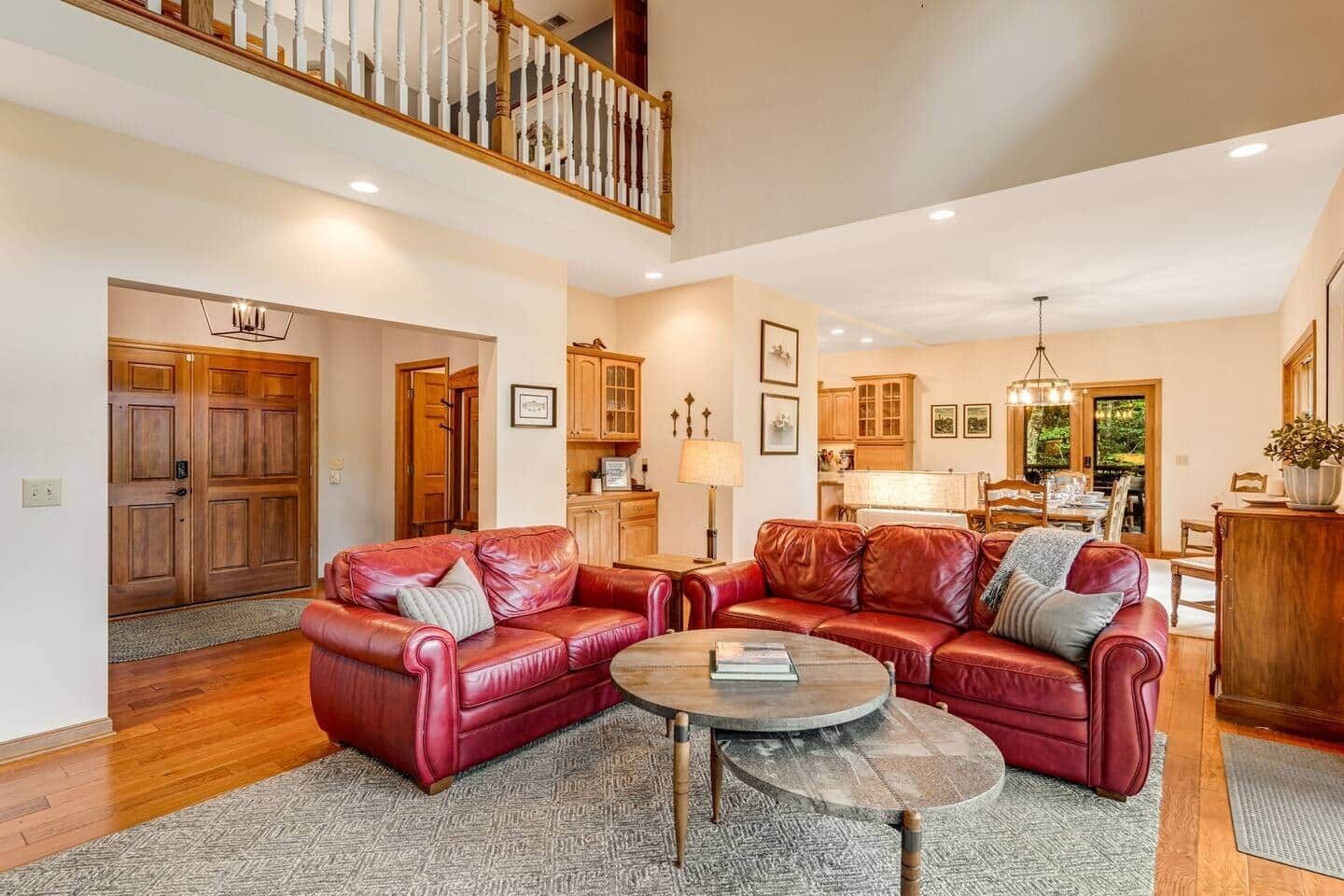 Quiet Riverfront Retreat, 3 Decks, Lake/kayaks - Sapphire, NC