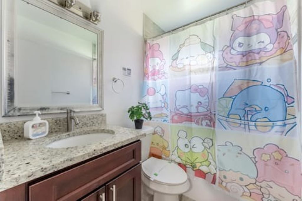 Maison familiale | Salle de bain | Articles de toilette (gratuits), séchoir à cheveux, serviettes fournies