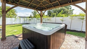 Terrace/patio - Anime House (Orlando)