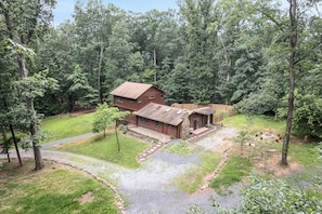 Exterior - Magical Log Cabin w/Fireplace/ 15 min to Harpers (Harpers Ferry)