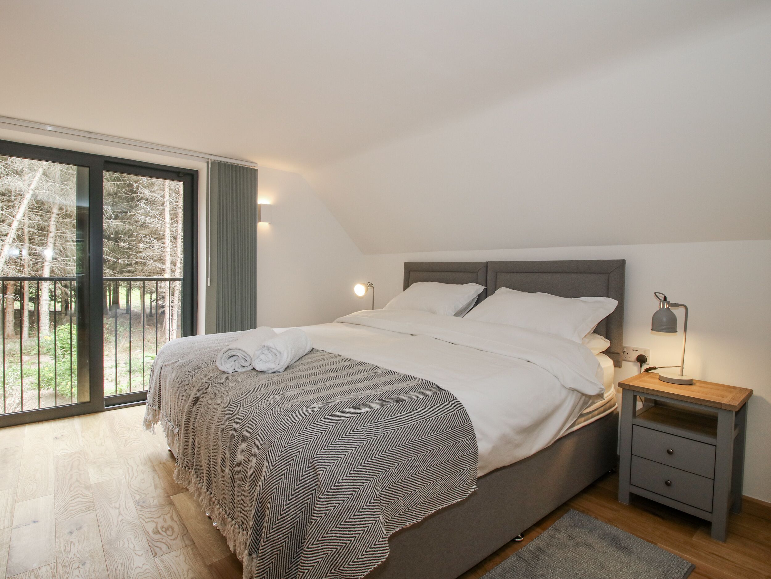 2 soverom, individuelt dekorert og individuelt innredet