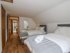 2 habitaciones, decoración personalizada y muebles diferentes