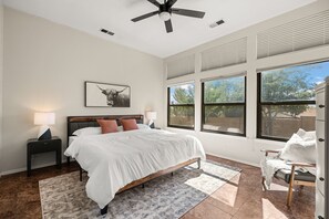 3 chambres, fer et planche à repasser, Wi-Fi gratuit, draps fournis