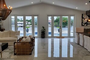 Interior - Waterfront White House (Cape Coral)